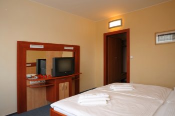 Hotel Lzn Zln - Kostelec